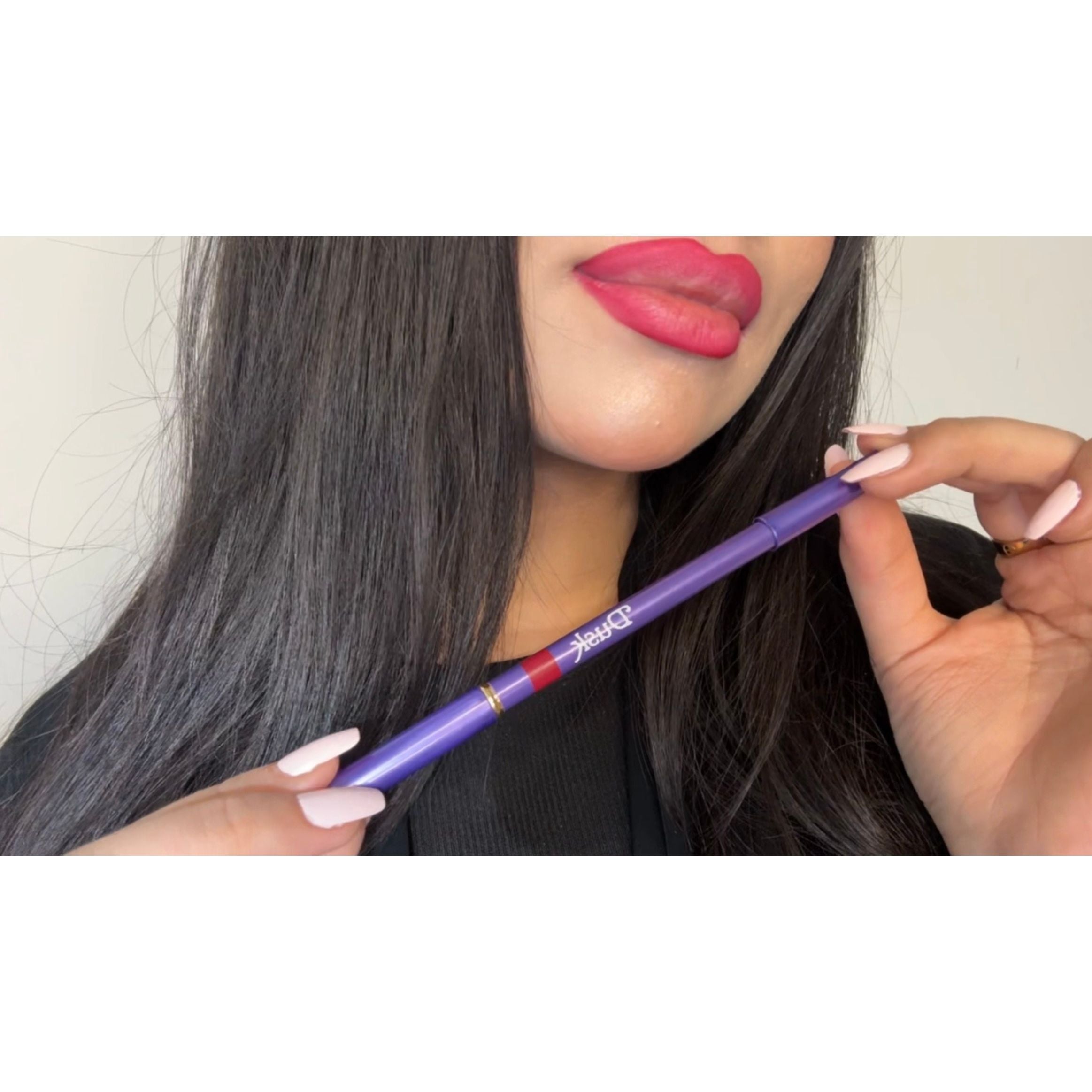 Dusk contour elegance lip liner