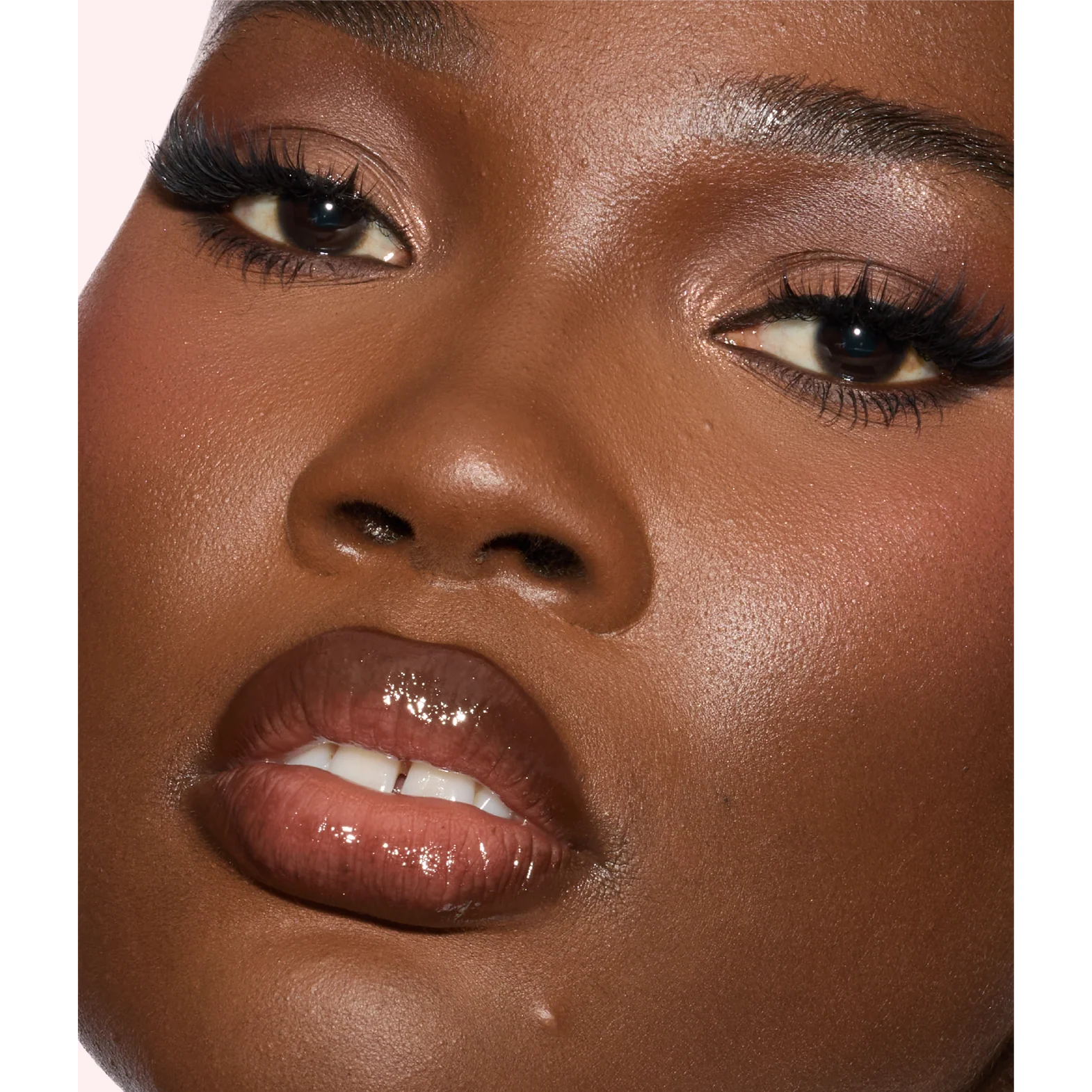 Huda Beauty - Faux Filler Extra Shine Lip Gloss @ ملمع ومعبئ الشفاة