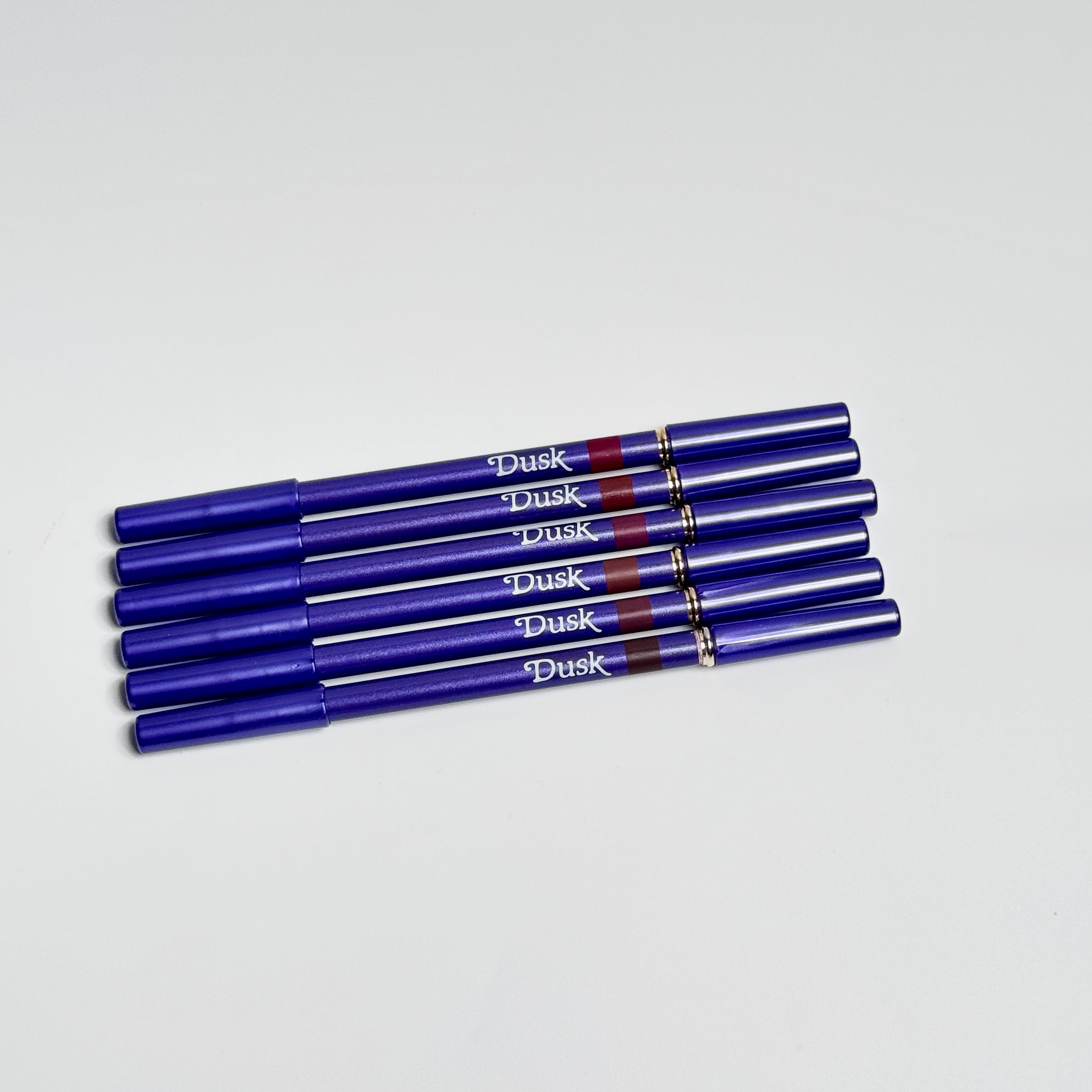 Dusk contour elegance lip liner