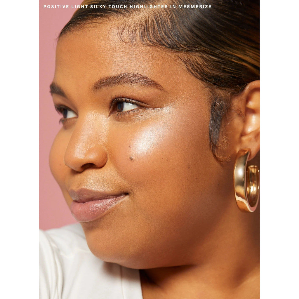 Rare Beauty - Positive Light Silky Touch Highlighter @ اضاءة