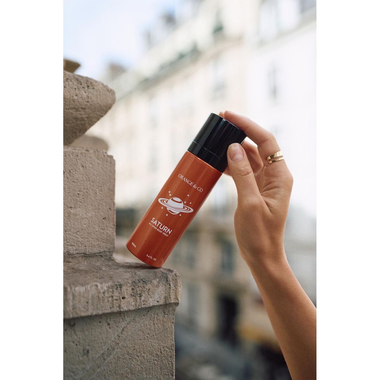 ORANGE & CO  - Saturn