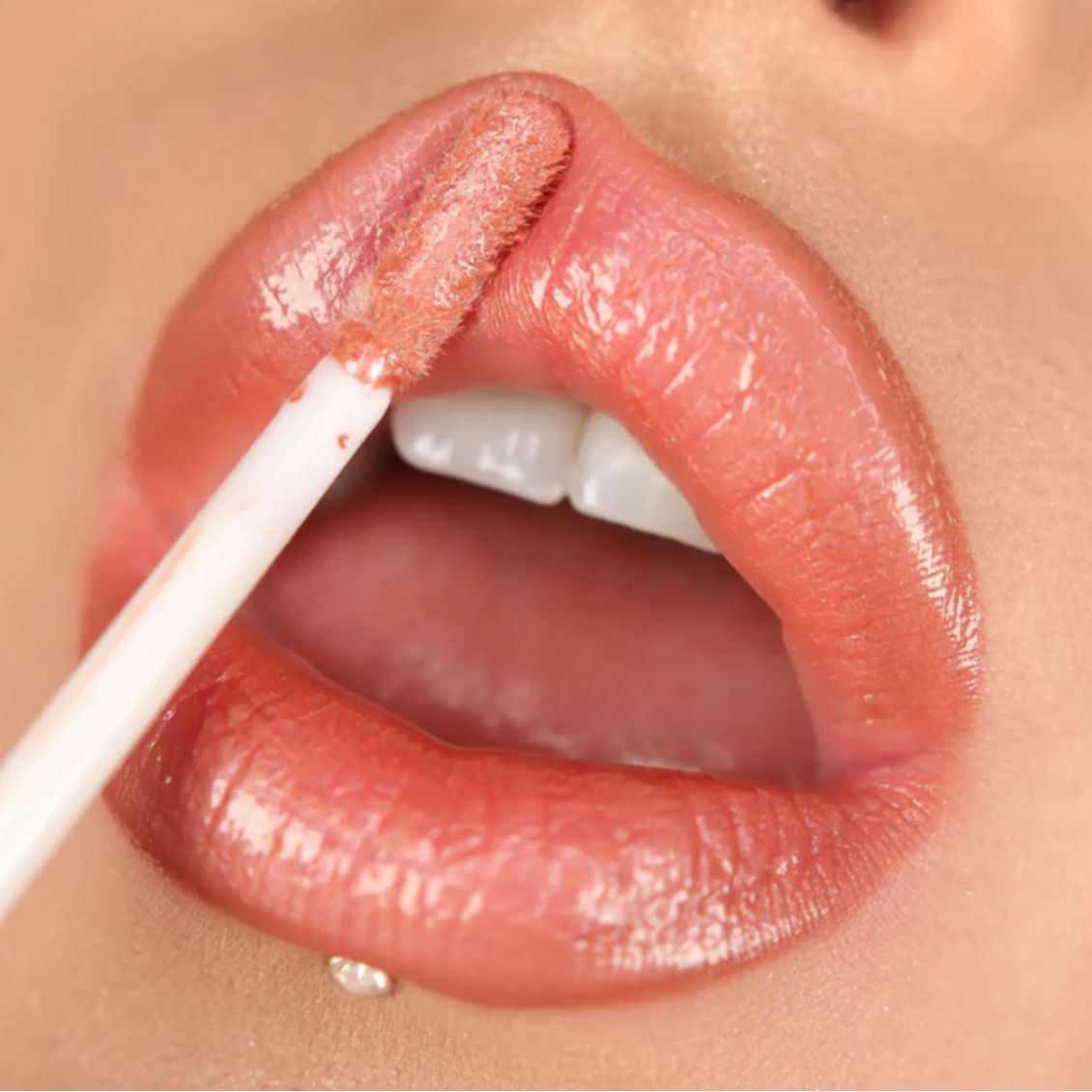 BPerfect - Mrs Glam Mrs Kisses Lip Gloss @ ملمع الشفاه