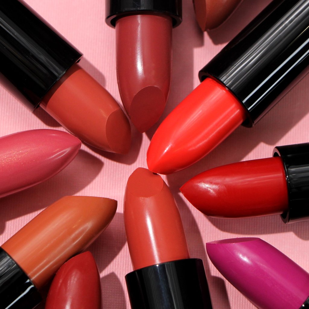 L.A Girl - Pretty & Plump Lipstick@احمر الشفايف